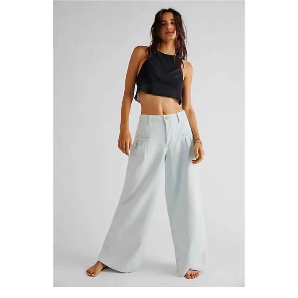 NWT Free People Charlie Wide Leg Pants High Rise Jeans in Light Blue